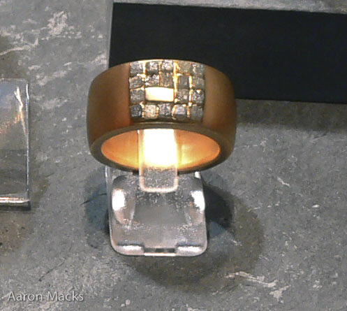  finally a name to go with some pictures of uncut diamond jewelry I 