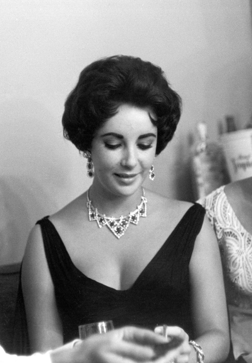 The above necklace pictured on it's first owner Liz Taylor
