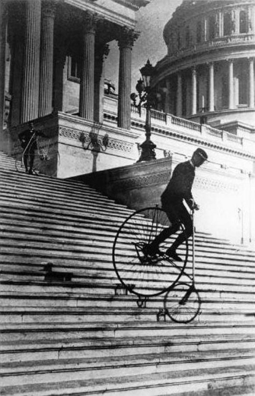 Will-Robertson-of-the-Washington-Bicycle-Club-riding-an-American-Star-Bicycle-down-the-steps-of-the-United-States-Capitol-in-1885-520x806.jpg
